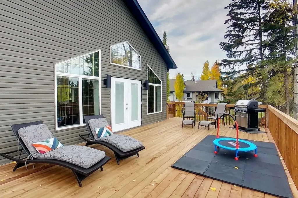 7 Bench Creek Estate Edson AB T7E 0B3