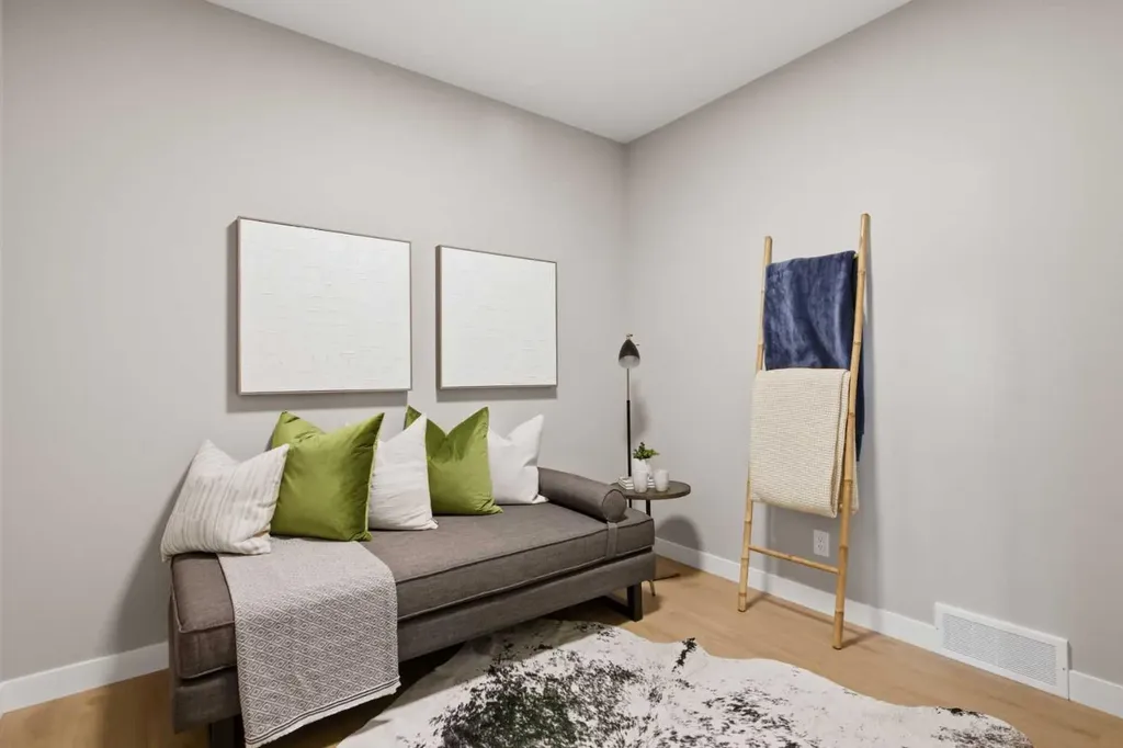 147 Belvedere Crescent SE Calgary AB T2A 7Y5