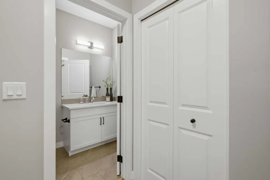 147 Belvedere Crescent SE Calgary AB T2A 7Y5