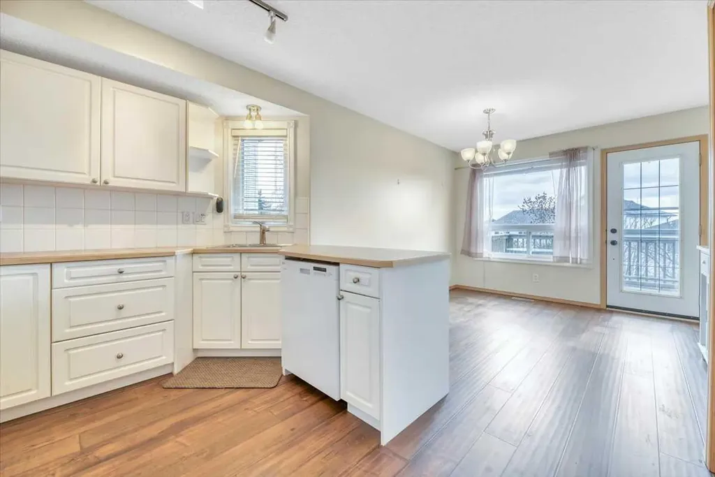 27 Aspen Creek Way Strathmore AB T1P1R2