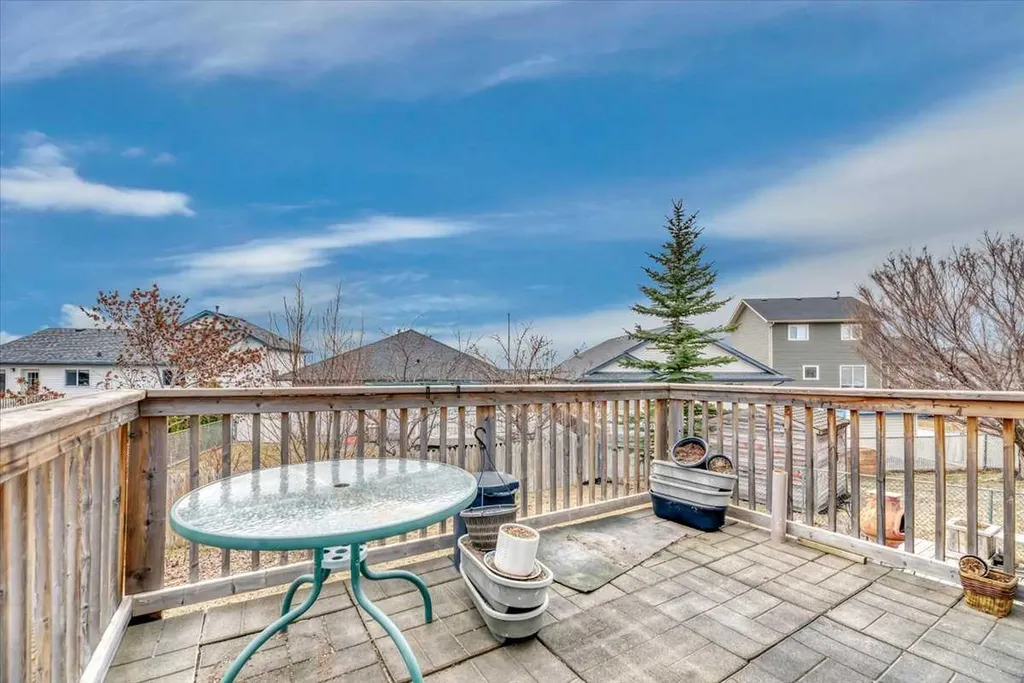 27 Aspen Creek Way Strathmore AB T1P1R2