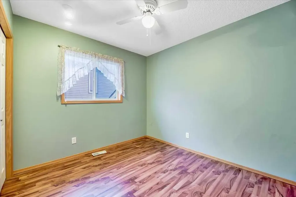 27 Aspen Creek Way Strathmore AB T1P1R2