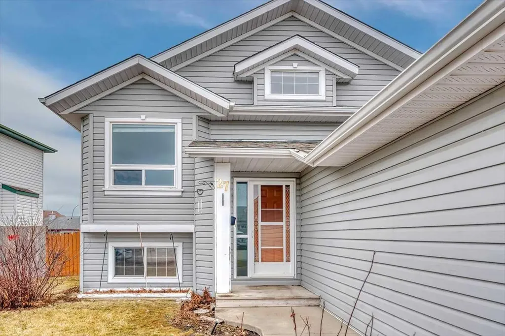 27 Aspen Creek Way Strathmore AB T1P1R2