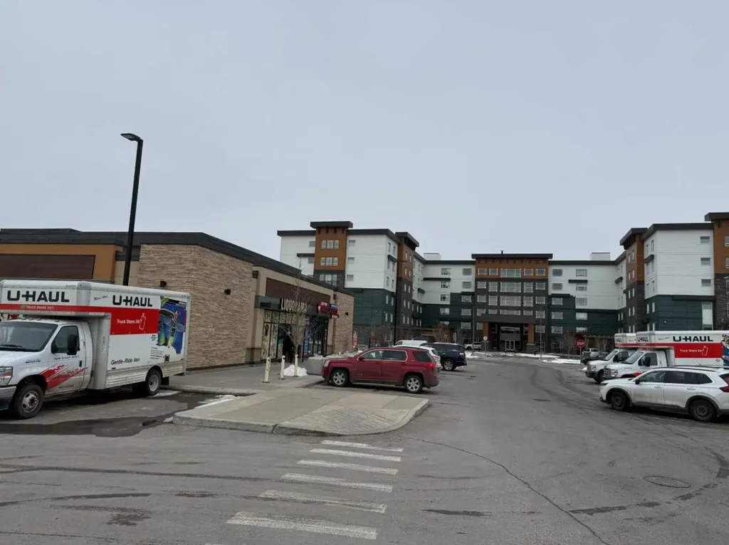 6004 Country Hills Boulevard Calgary AB T3N 1A8