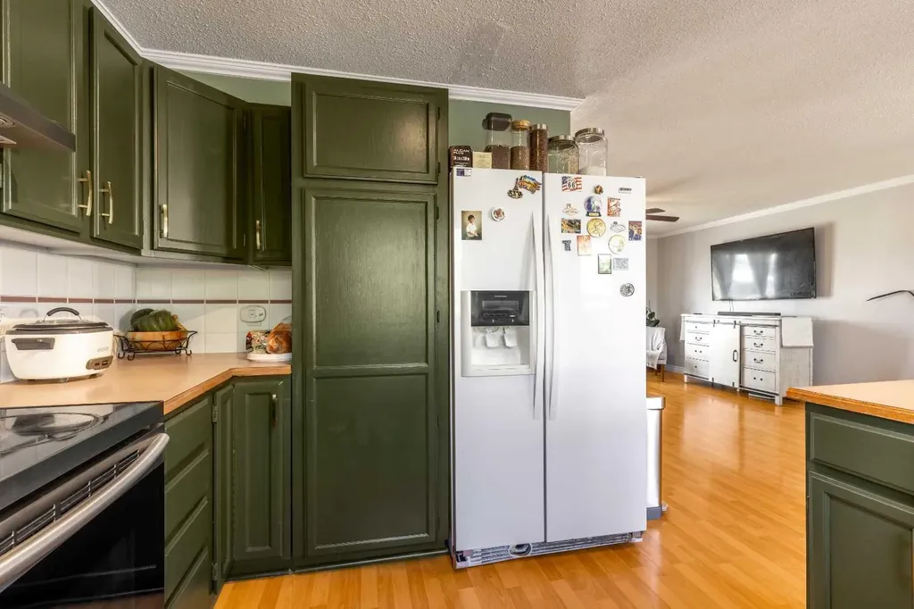 593 Charlotte Street Pincher Creek AB T0K1W0
