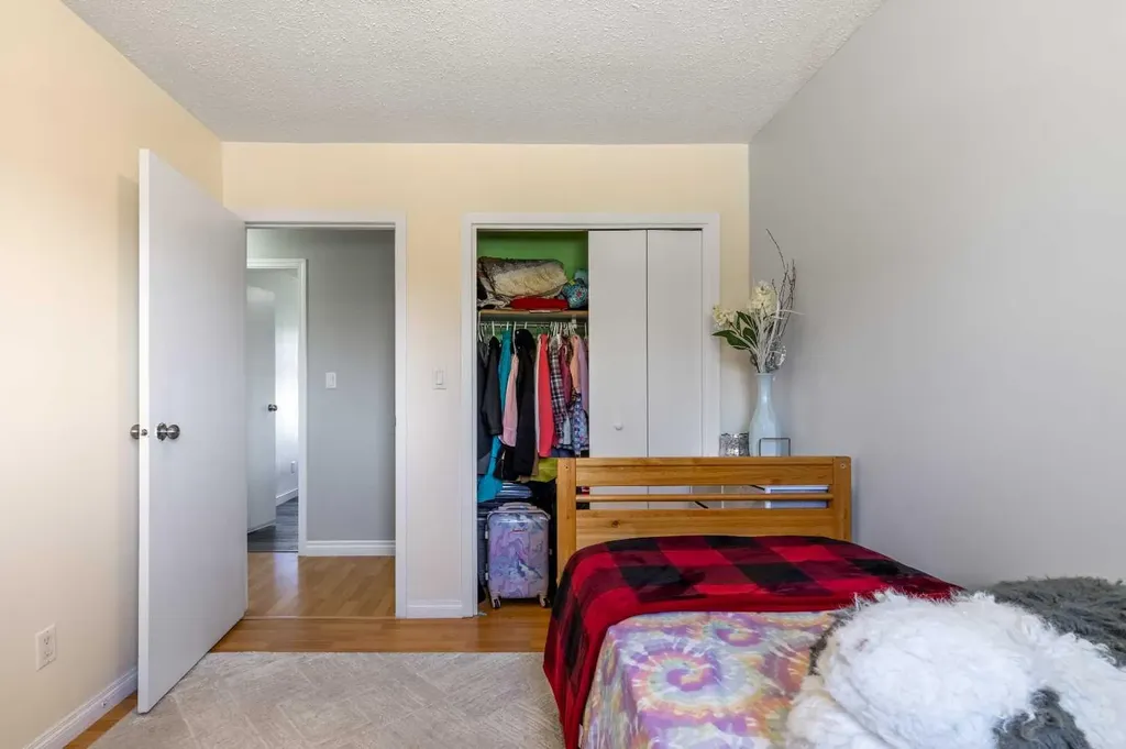 593 Charlotte Street Pincher Creek AB T0K1W0