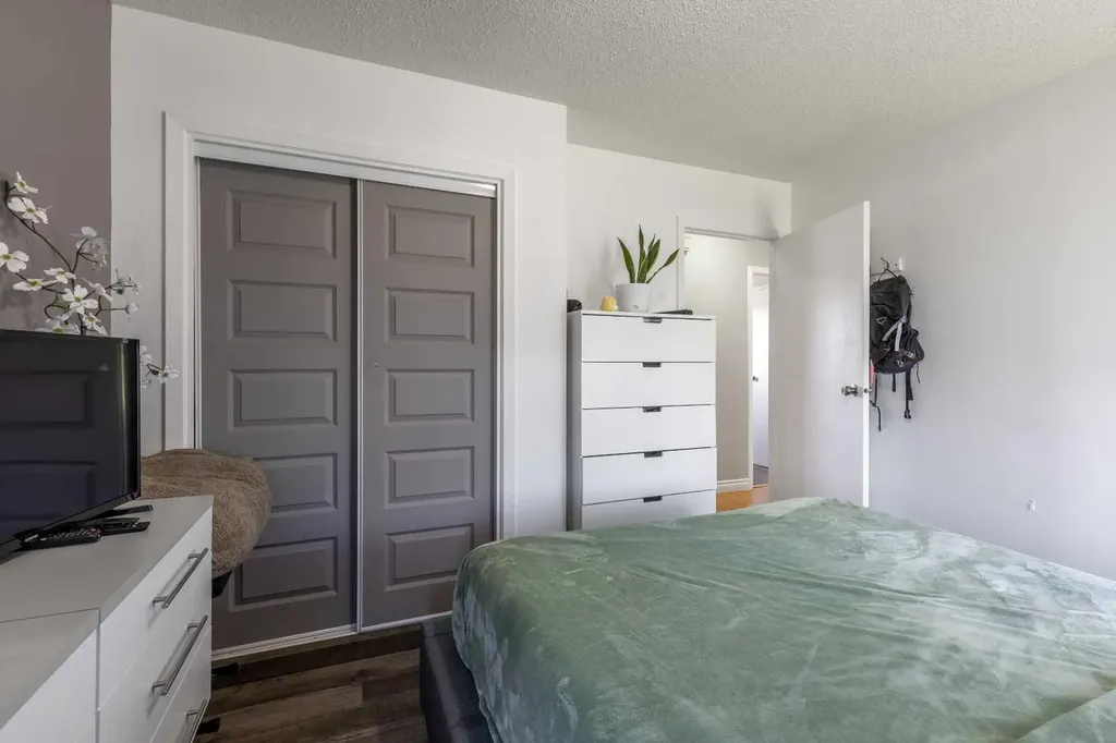 593 Charlotte Street Pincher Creek AB T0K1W0