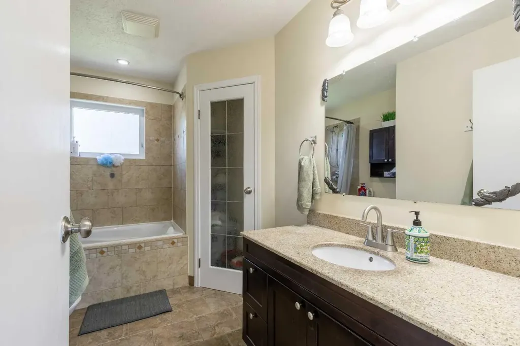 593 Charlotte Street Pincher Creek AB T0K1W0