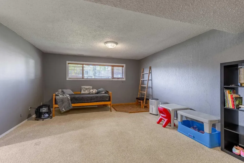 593 Charlotte Street Pincher Creek AB T0K1W0