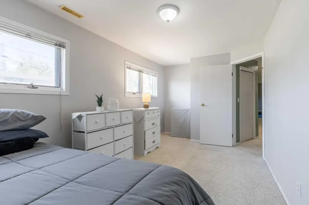 593 Charlotte Street Pincher Creek AB T0K1W0