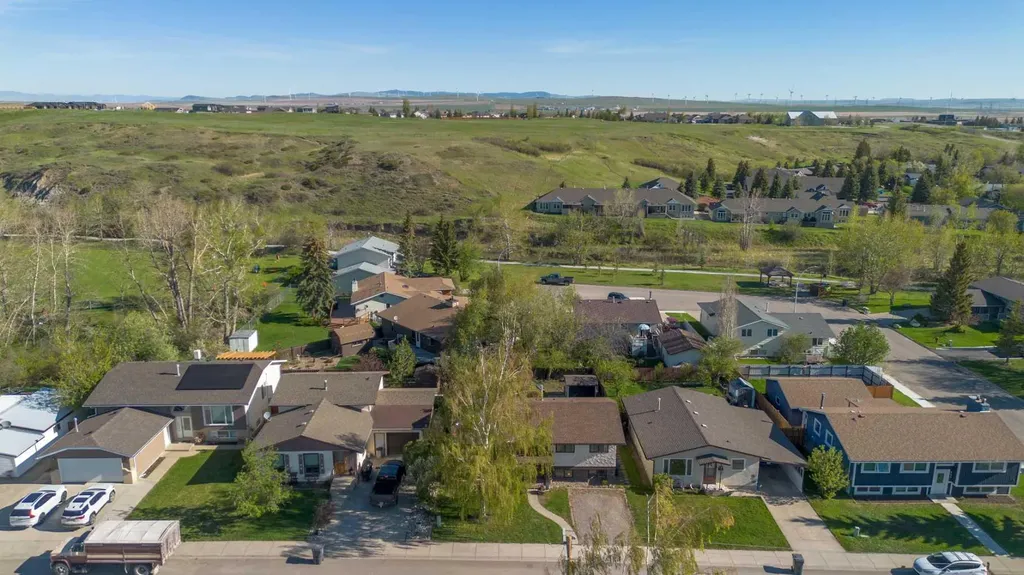 593 Charlotte Street Pincher Creek AB T0K1W0