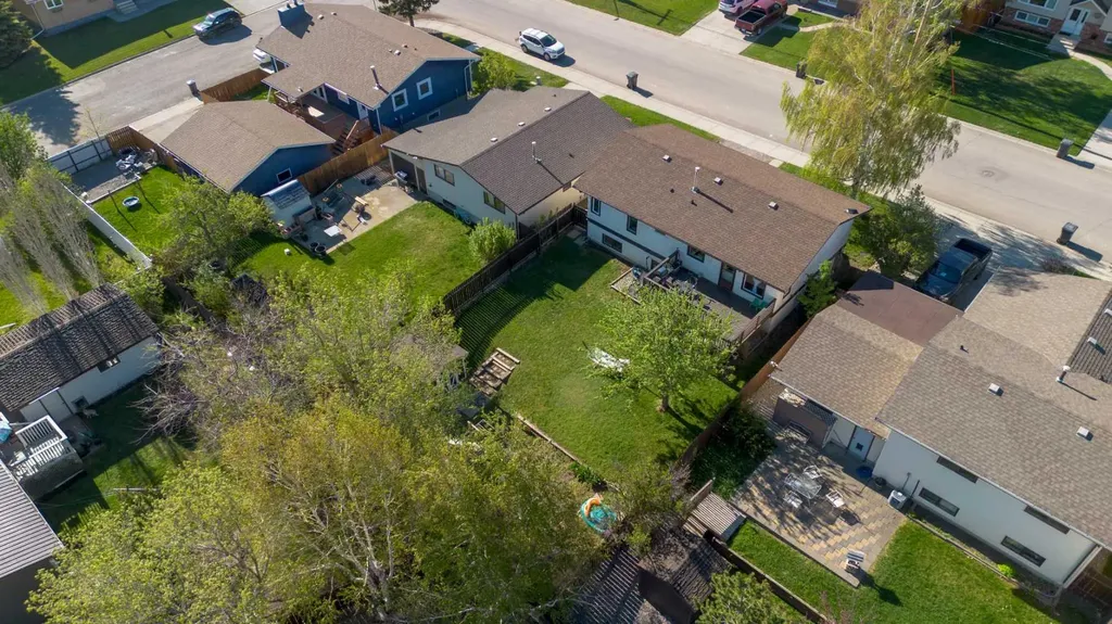593 Charlotte Street Pincher Creek AB T0K1W0