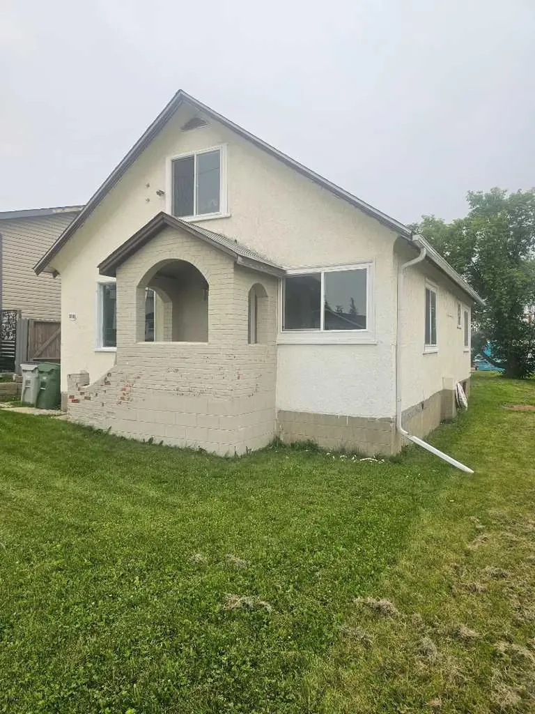 5113 5th. Avenue Edson AB T7E 1V5