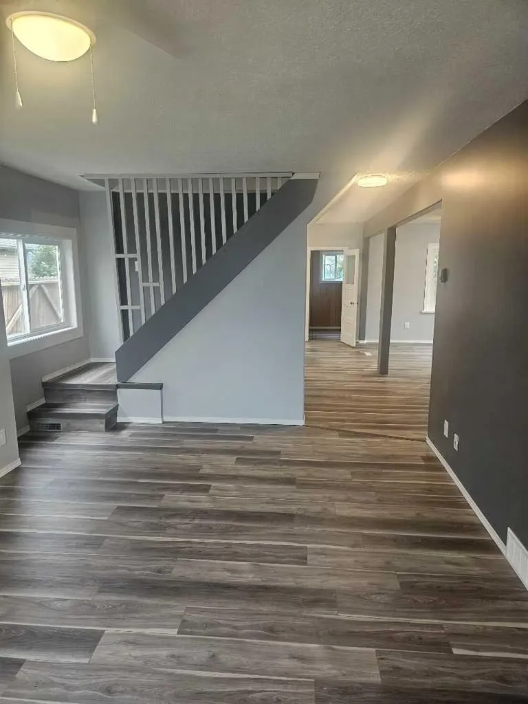 5113 5th. Avenue Edson AB T7E 1V5