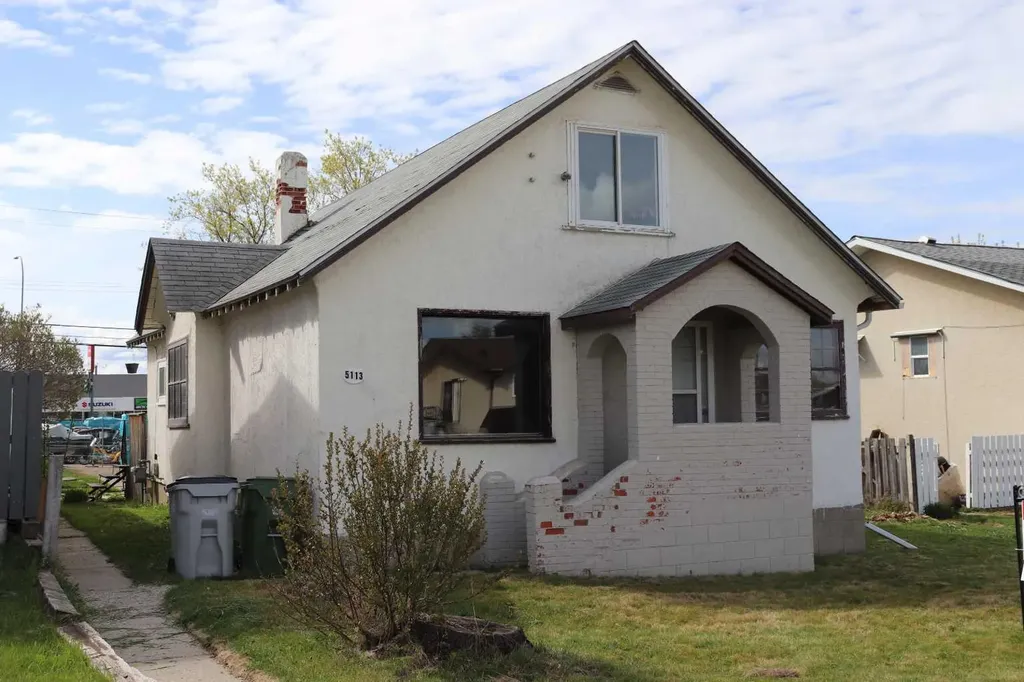 5113 5th. Avenue Edson AB T7E 1V5