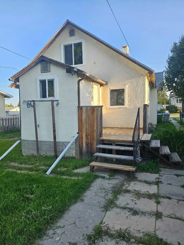 5113 5th. Avenue Edson AB T7E 1V5