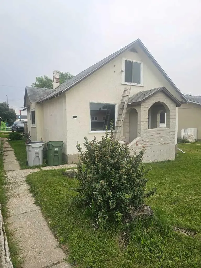 5113 5th. Avenue Edson AB T7E 1V5