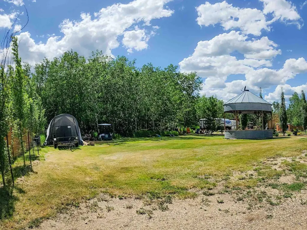 15 Horse Shoe Lane White Sands AB T0C 3B0