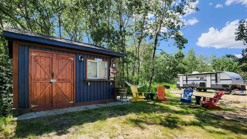 15 Horse Shoe Lane White Sands AB T0C 3B0