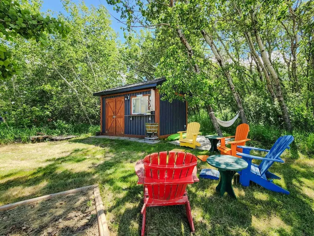 15 Horse Shoe Lane White Sands AB T0C 3B0