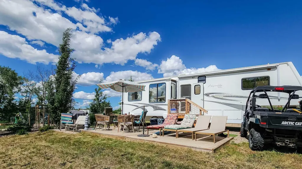 15 Horse Shoe Lane White Sands AB T0C 3B0