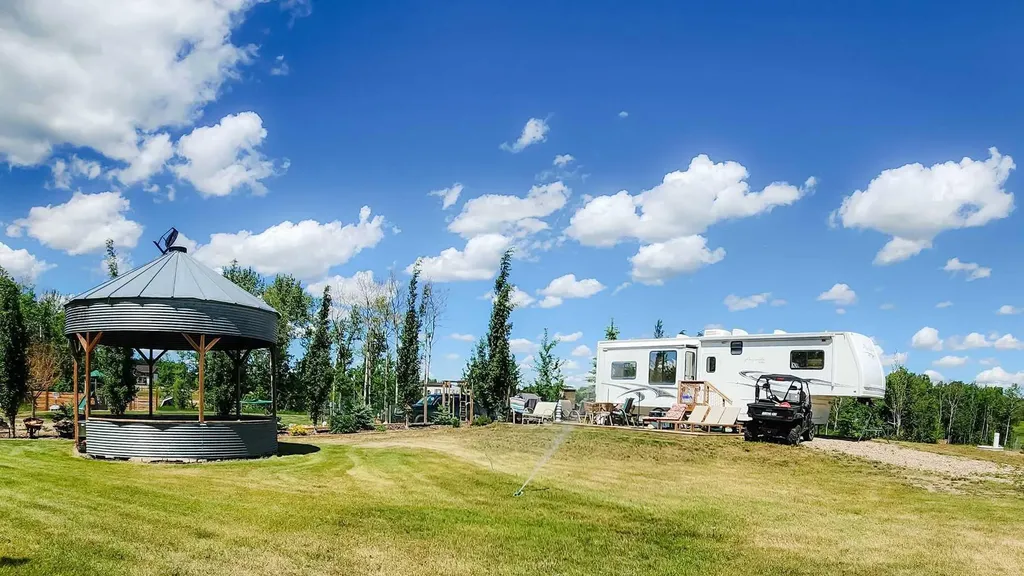 15 Horse Shoe Lane White Sands AB T0C 3B0