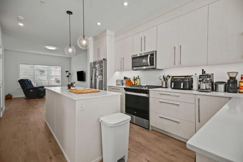 7581 202 Avenue SE Calgary AB T3S 0E9
