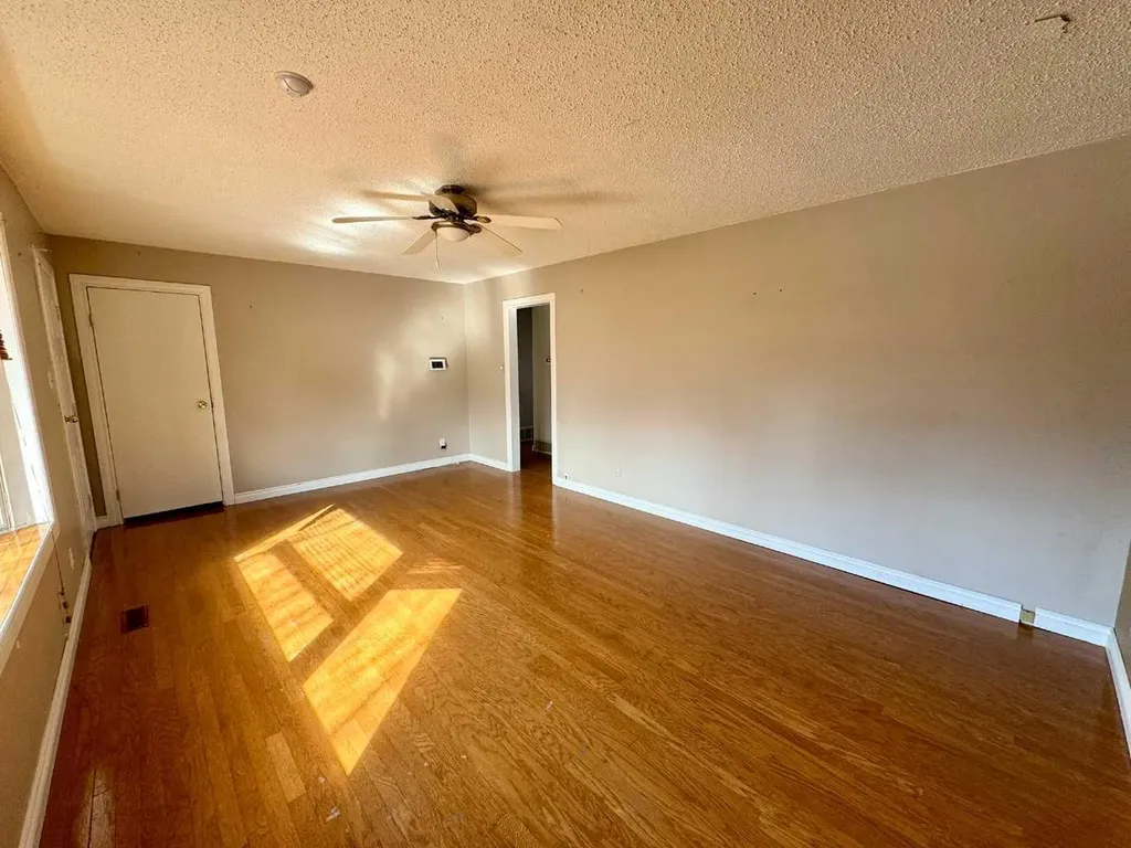 1105 15 Street Wainwright AB T9W 1E4