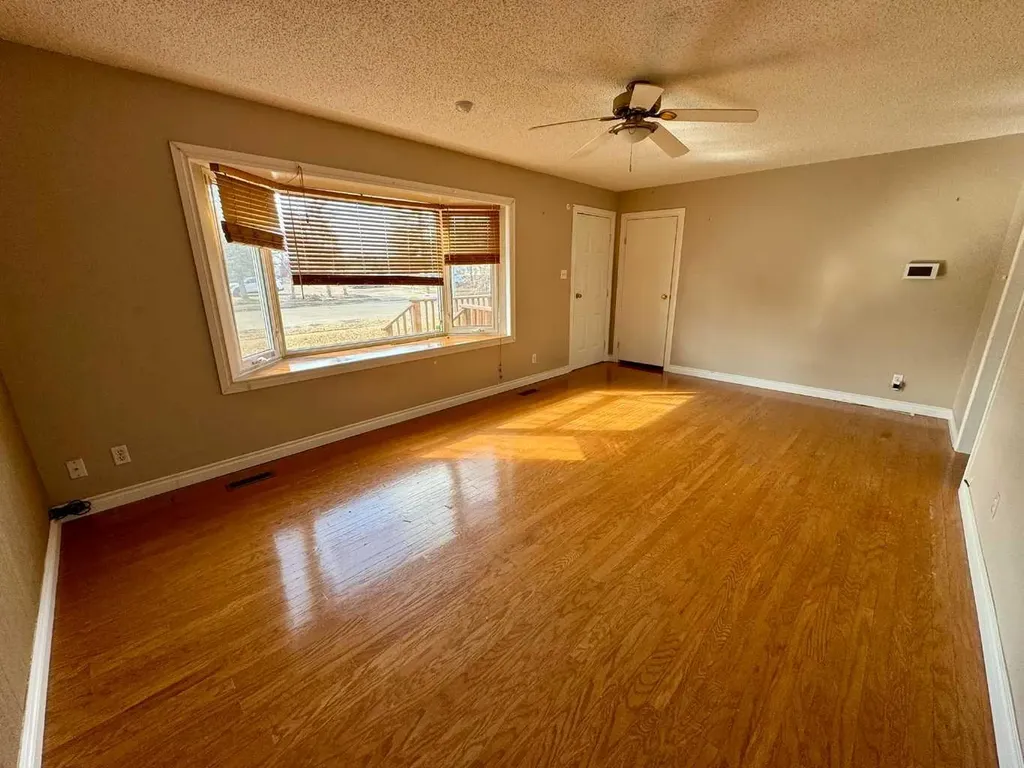 1105 15 Street Wainwright AB T9W 1E4