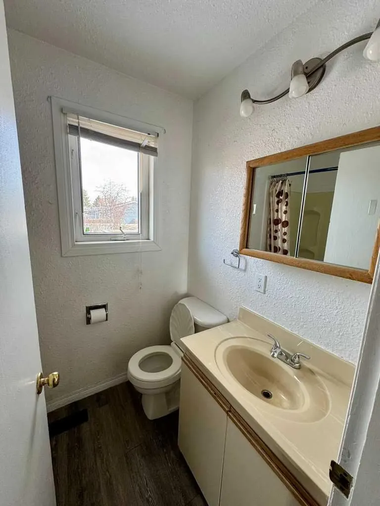1105 15 Street Wainwright AB T9W 1E4