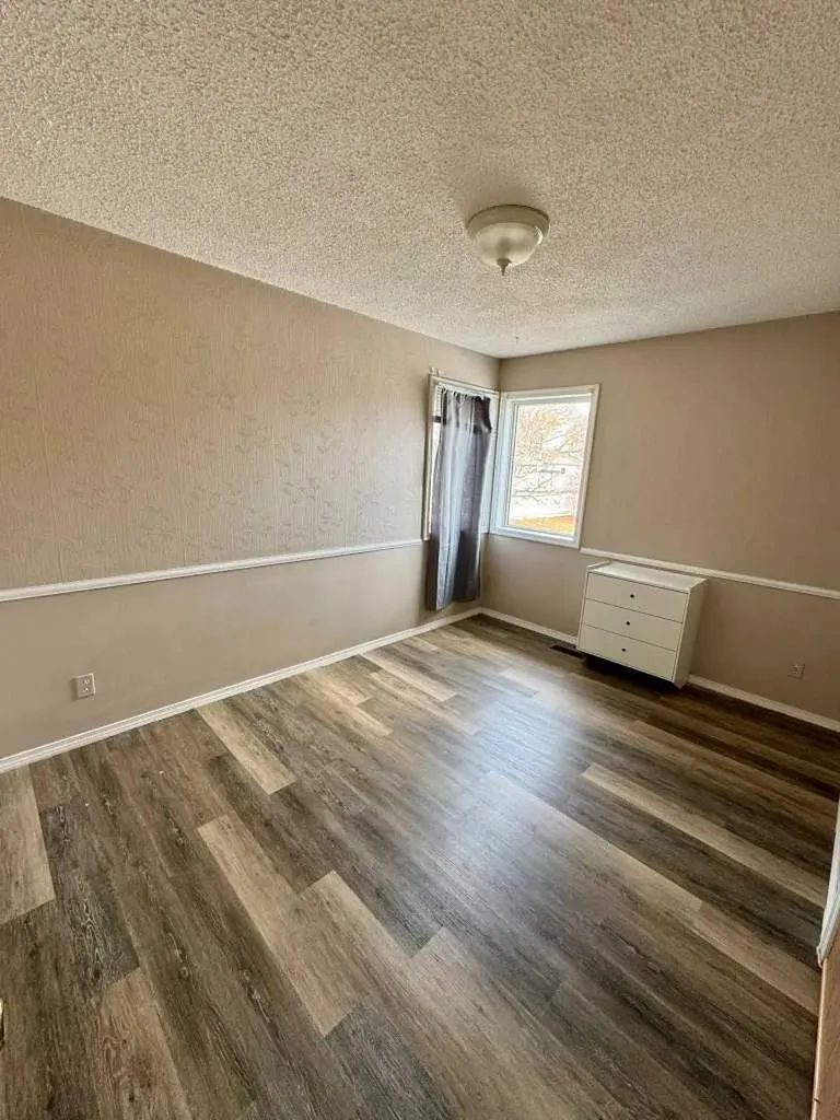 1105 15 Street Wainwright AB T9W 1E4