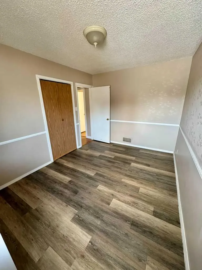 1105 15 Street Wainwright AB T9W 1E4