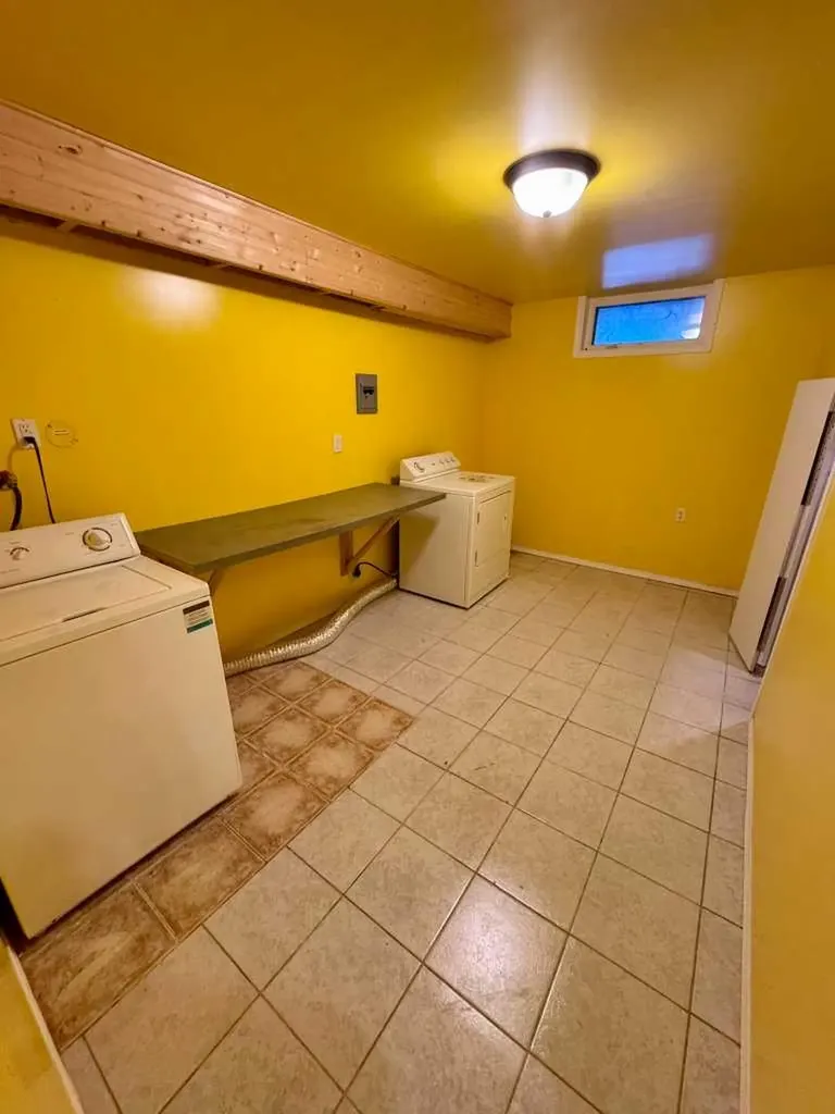 1105 15 Street Wainwright AB T9W 1E4