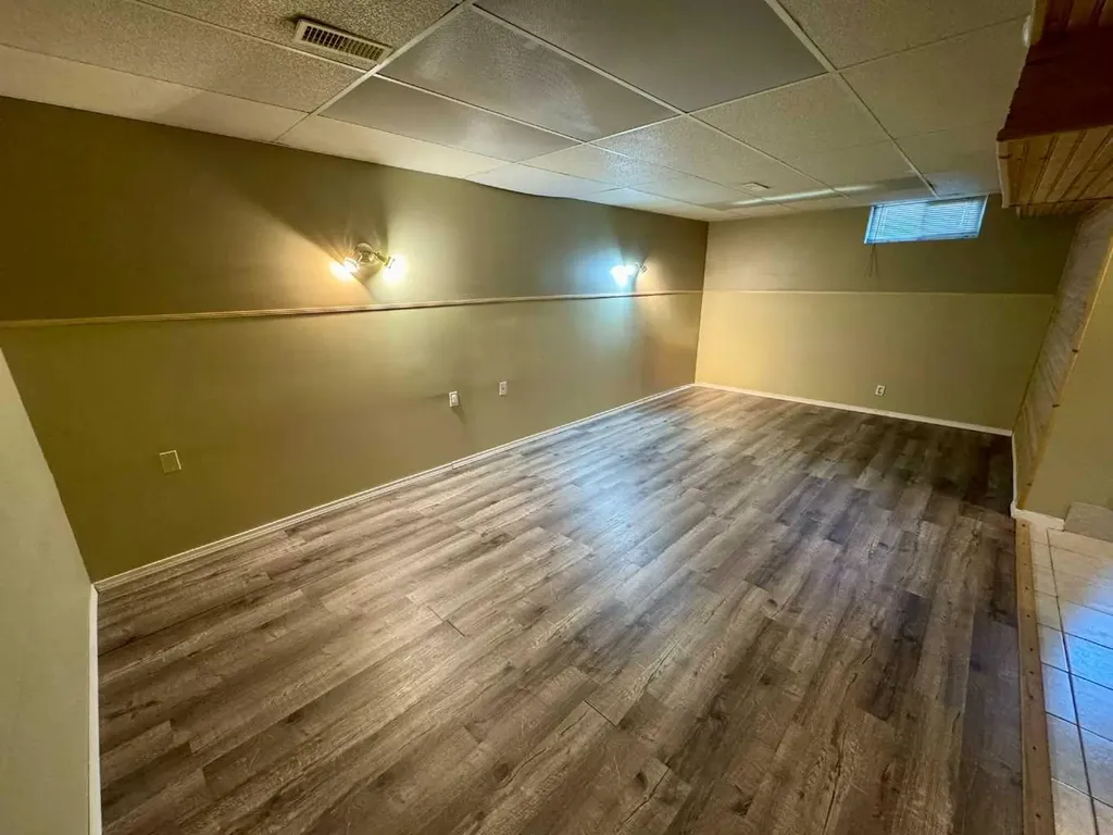 1105 15 Street Wainwright AB T9W 1E4