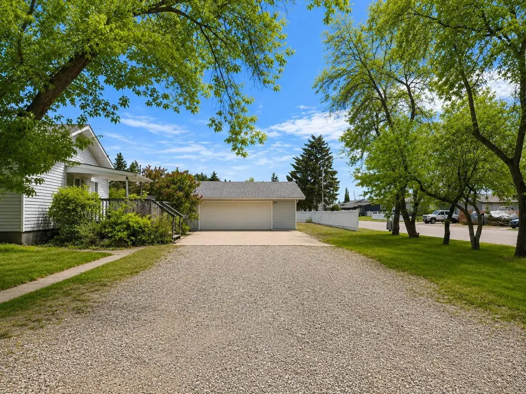 1105 15 Street Wainwright AB T9W 1E4
