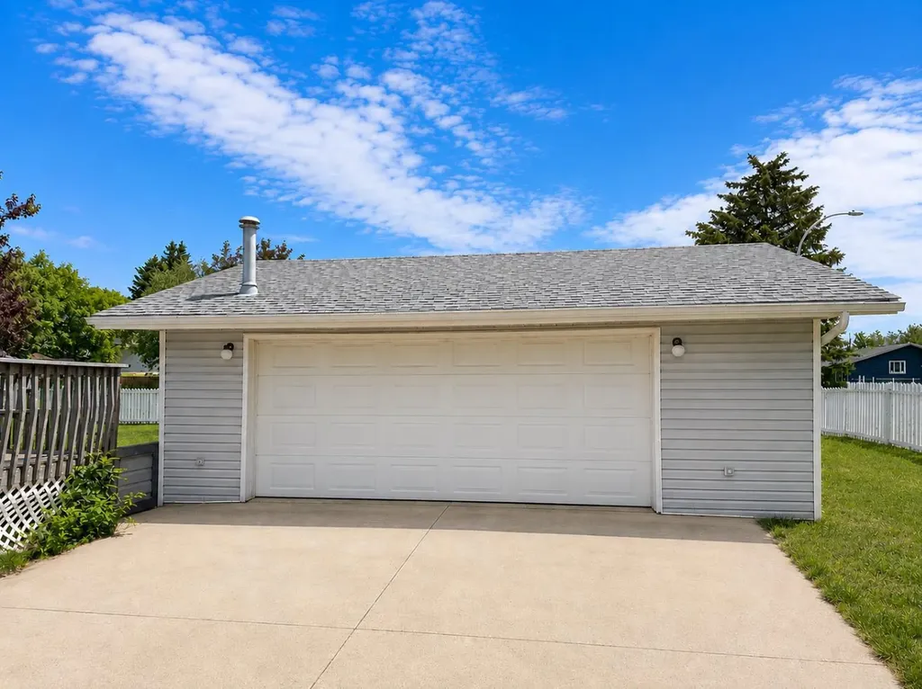 1105 15 Street Wainwright AB T9W 1E4