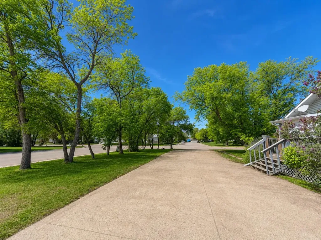 1105 15 Street Wainwright AB T9W 1E4