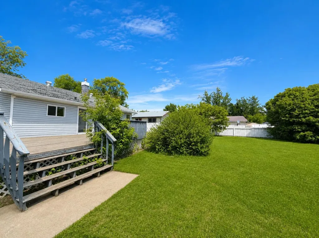 1105 15 Street Wainwright AB T9W 1E4