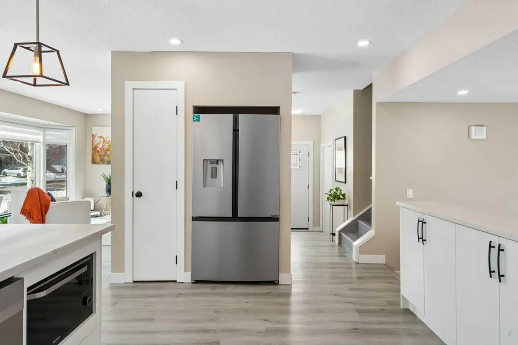 220 Macewan Glen Place NW Calgary AB T3K2C8