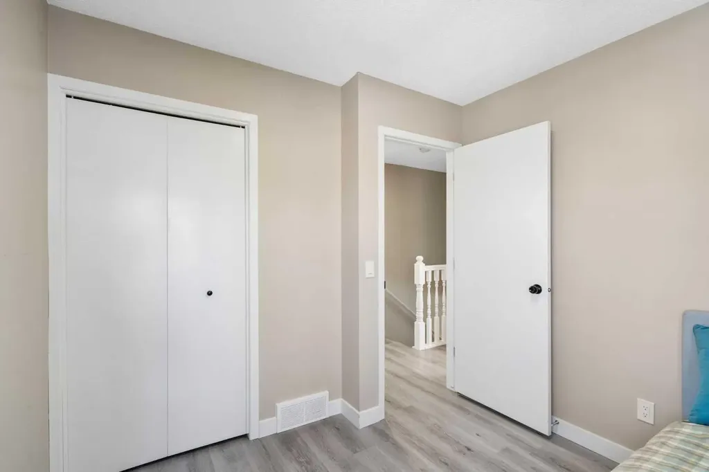 220 Macewan Glen Place NW Calgary AB T3K2C8