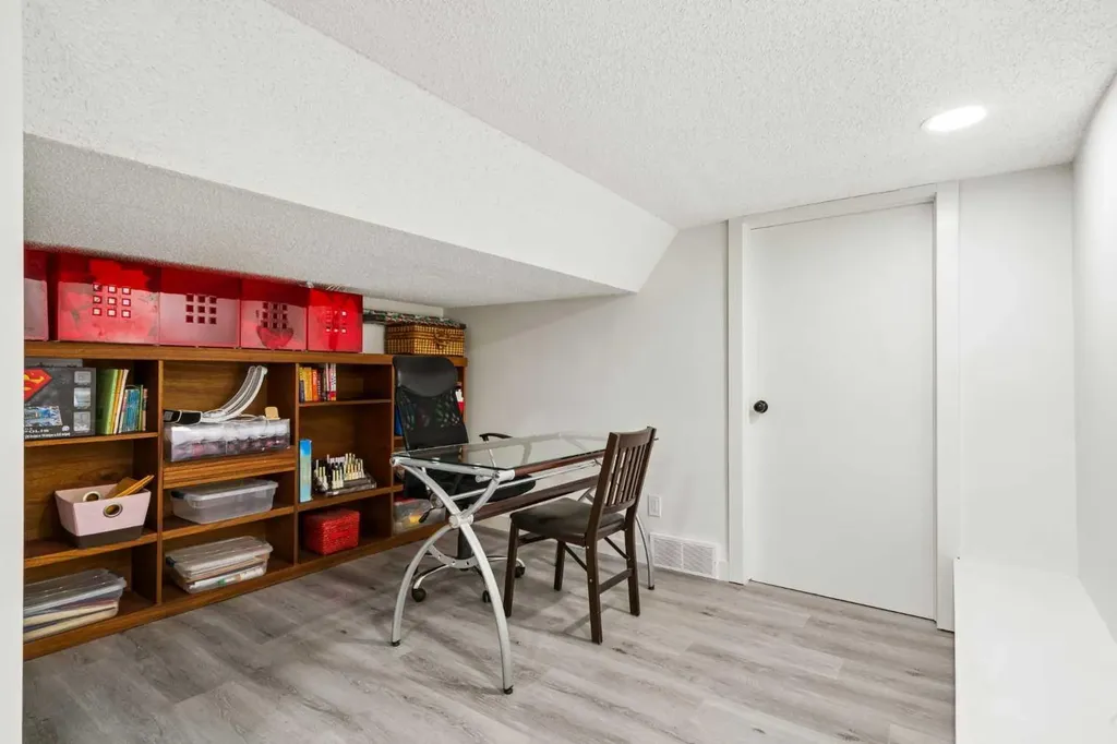 220 Macewan Glen Place NW Calgary AB T3K2C8