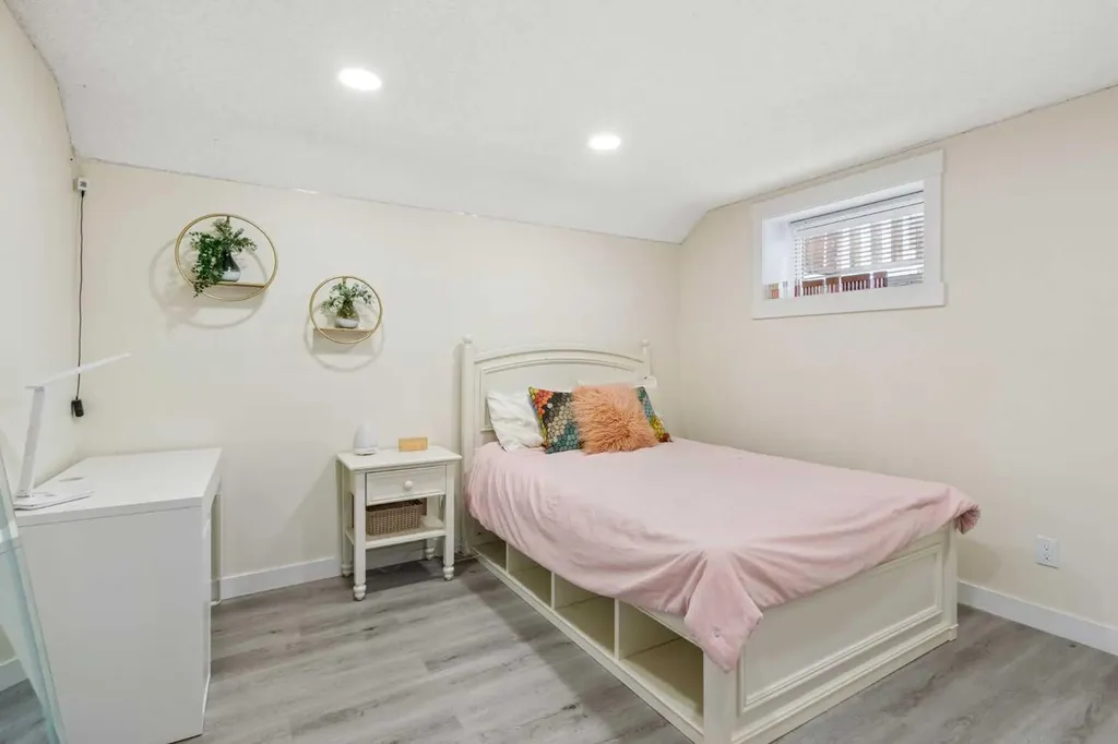 220 Macewan Glen Place NW Calgary AB T3K2C8