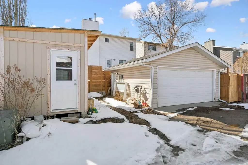 220 Macewan Glen Place NW Calgary AB T3K2C8