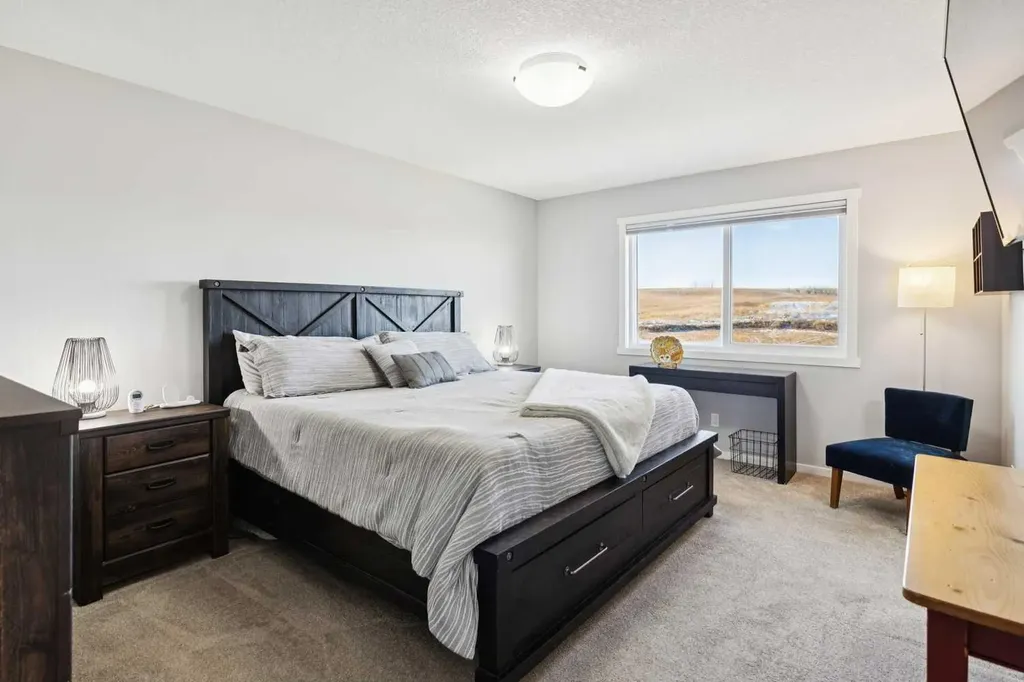 57 Crestridge Bay SW Calgary AB T3B 6H2