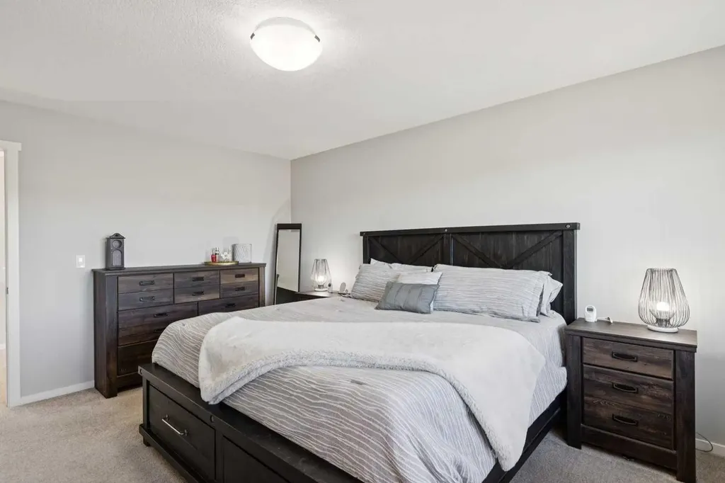57 Crestridge Bay SW Calgary AB T3B 6H2