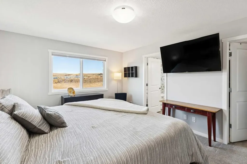 57 Crestridge Bay SW Calgary AB T3B 6H2