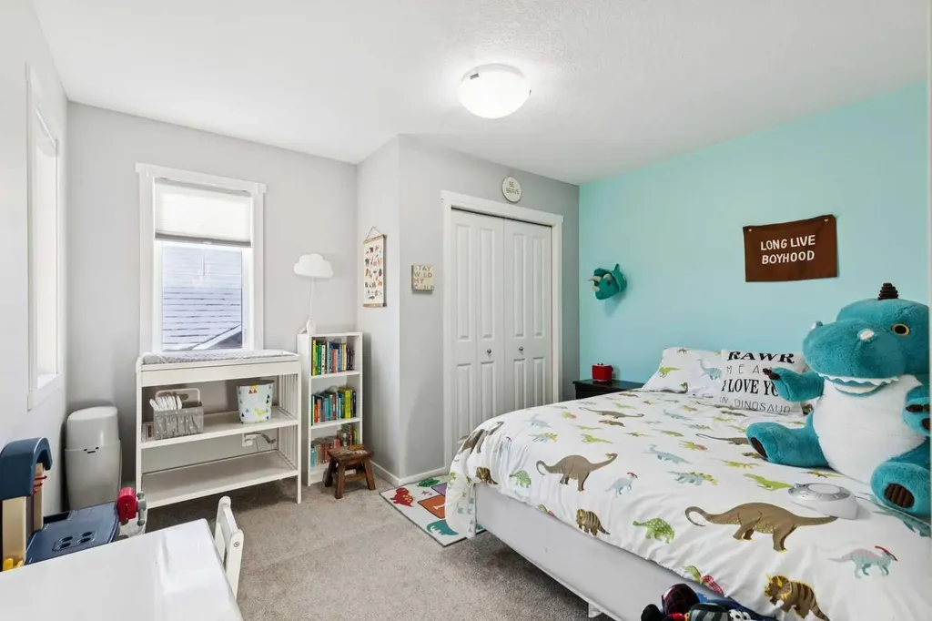 57 Crestridge Bay SW Calgary AB T3B 6H2