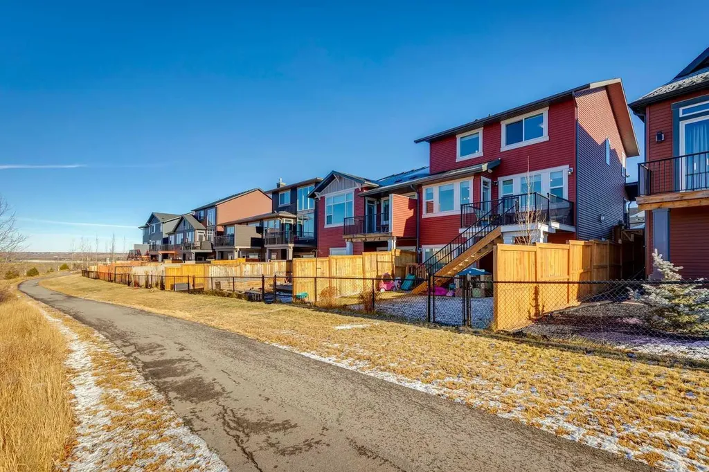 57 Crestridge Bay SW Calgary AB T3B 6H2