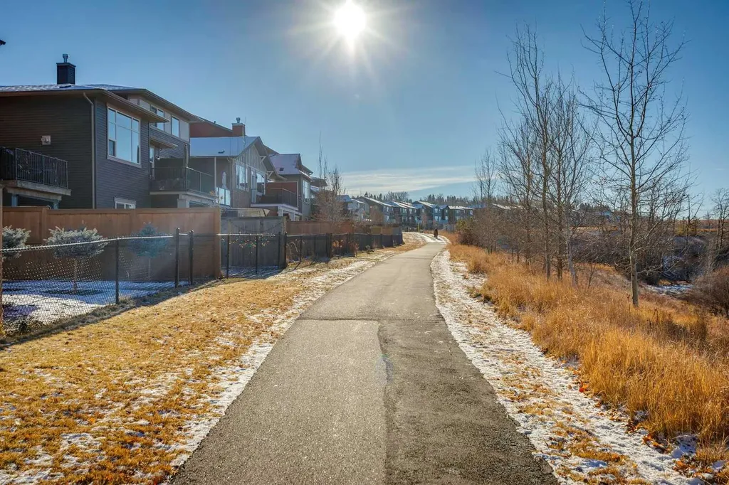 57 Crestridge Bay SW Calgary AB T3B 6H2
