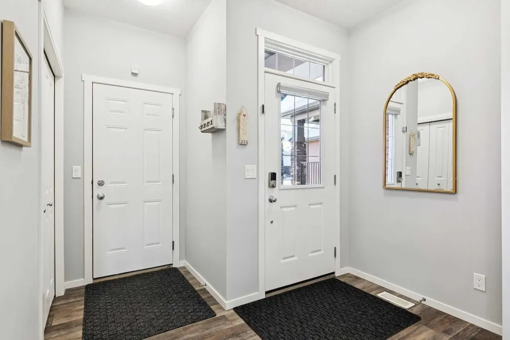 57 Crestridge Bay SW Calgary AB T3B 6H2